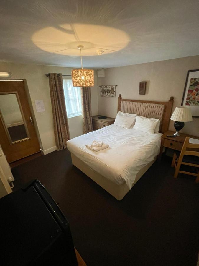 The Barrington Arms Hotel Shrivenham Bagian luar foto