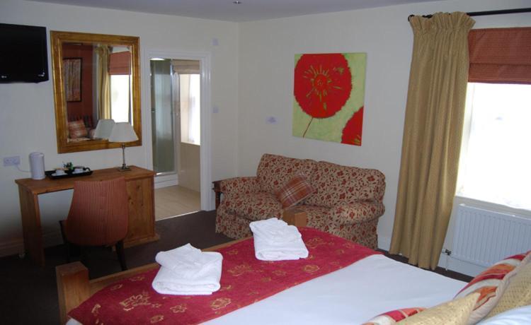 The Barrington Arms Hotel Shrivenham Bagian luar foto