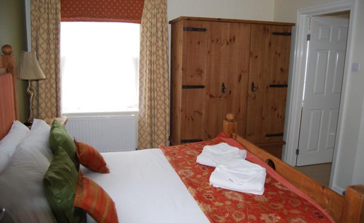 The Barrington Arms Hotel Shrivenham Bagian luar foto