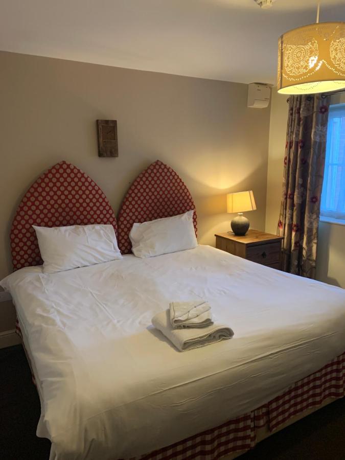 The Barrington Arms Hotel Shrivenham Bagian luar foto