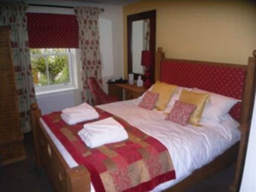 The Barrington Arms Hotel Shrivenham Bagian luar foto