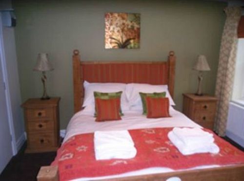The Barrington Arms Hotel Shrivenham Bagian luar foto