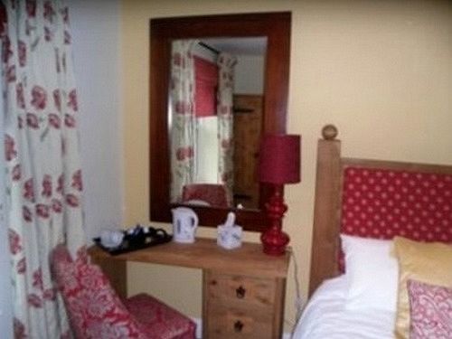 The Barrington Arms Hotel Shrivenham Bagian luar foto